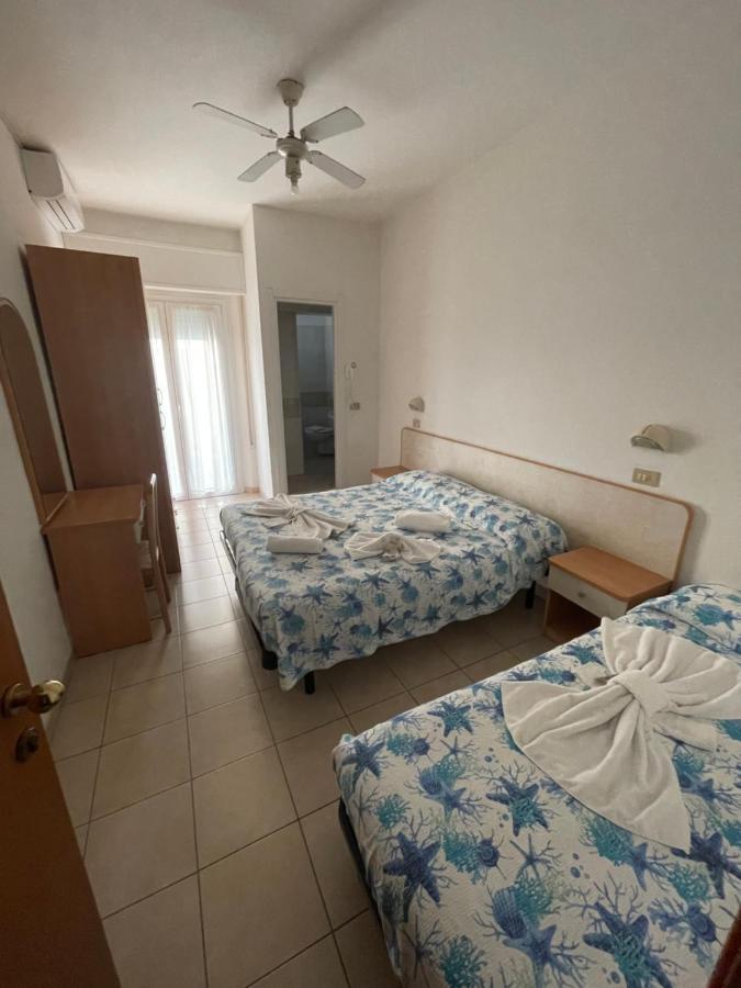 Hotel Vienna Rivazzurra Rimini Exterior photo